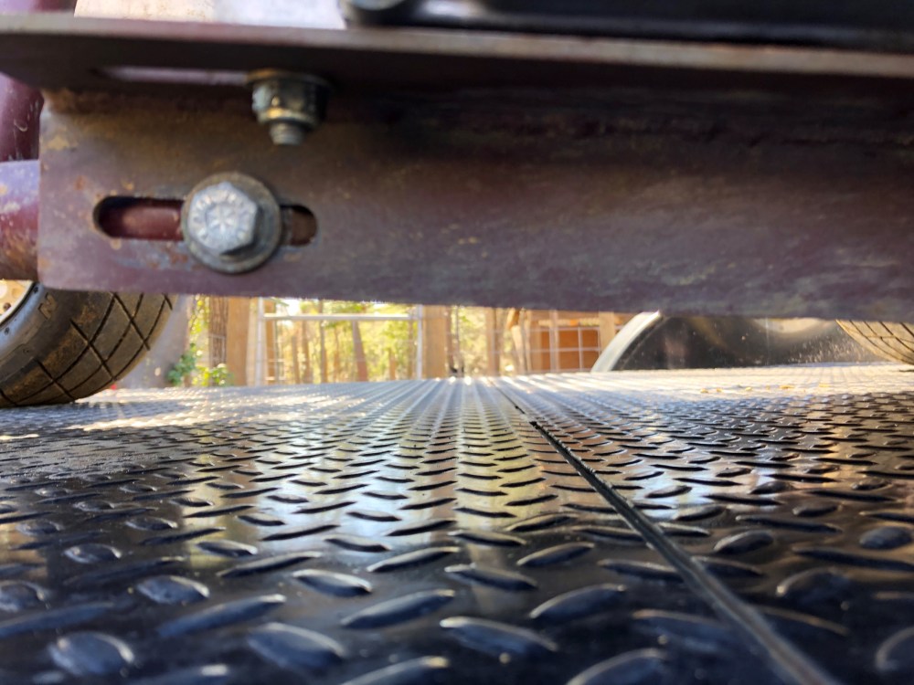 Motor mount adjustment slots